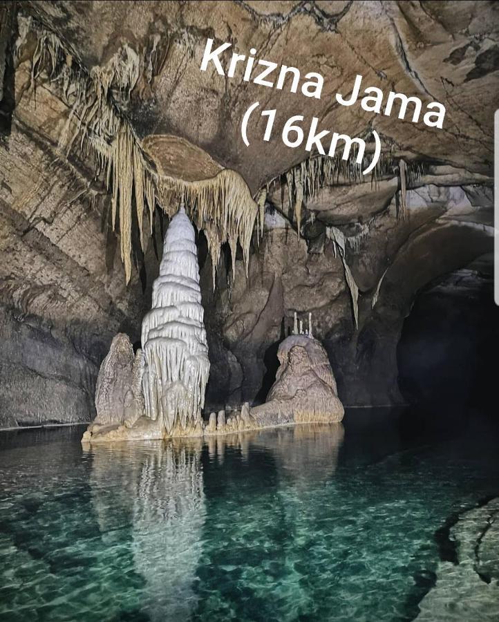 Planinski Dom Na Travni Gori Sodrazica Exterior photo